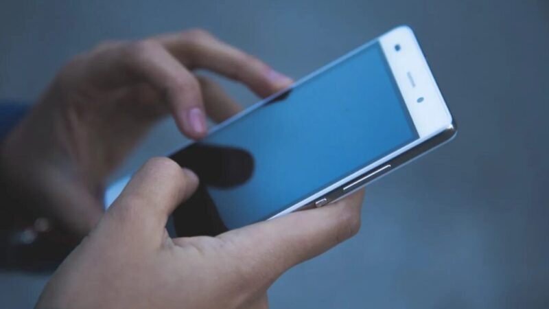 Un studiu dezvăluie impactul utilizării excesive a jocurilor mobile asupra sănătății fizice