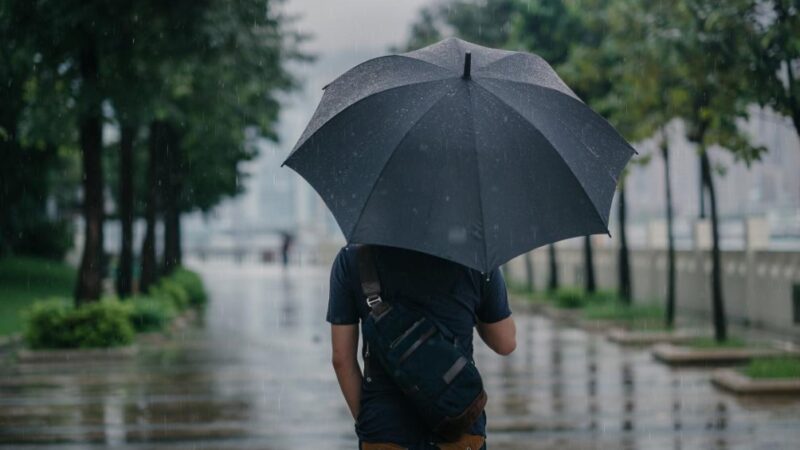 Un val de frig lovește România de sâmbătă: Temperaturile scad drastic peste noapte