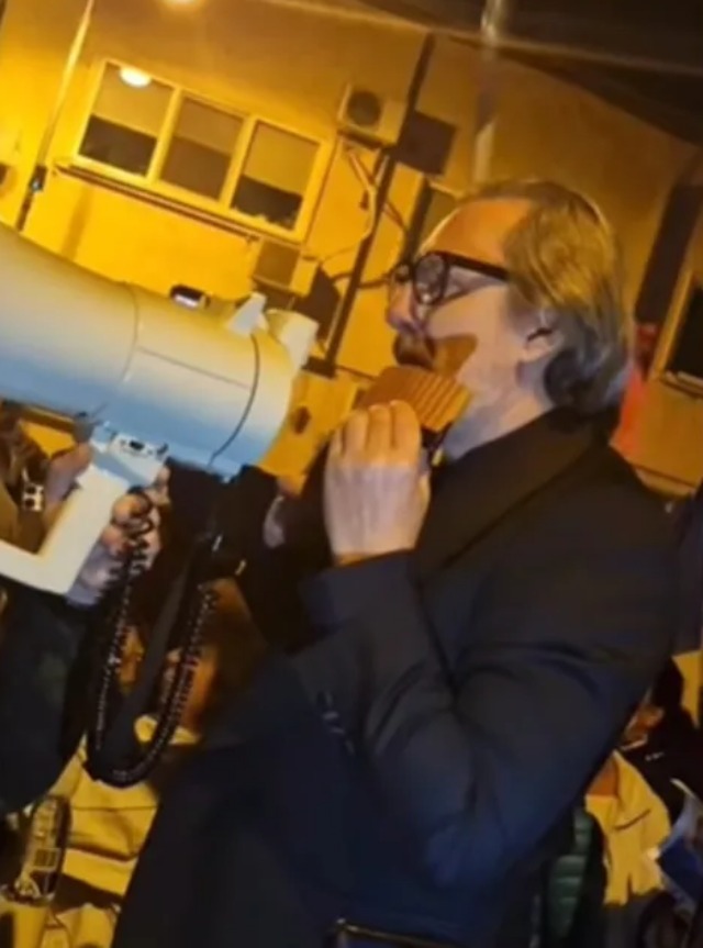 Protest în sprijinul lui Călin Georgescu la Arestul Central