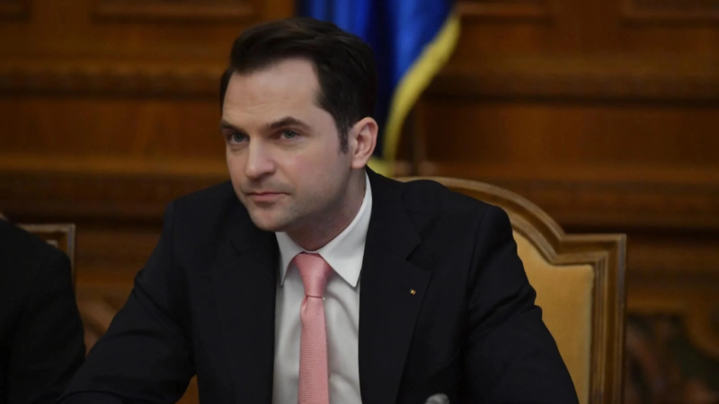 Sebastian Burduja Îl Susține pe Luca Niculescu