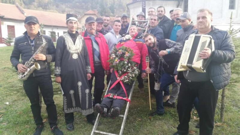 Tradiția Îngropării Vătafului Junilor Dorobanți continuă